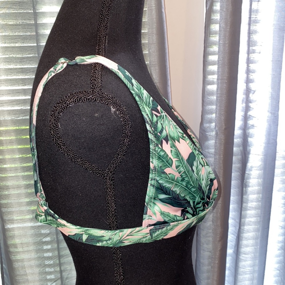 Fashion Nova- High Waisted Tropical Leaf Bikini - Picture 4 of 7